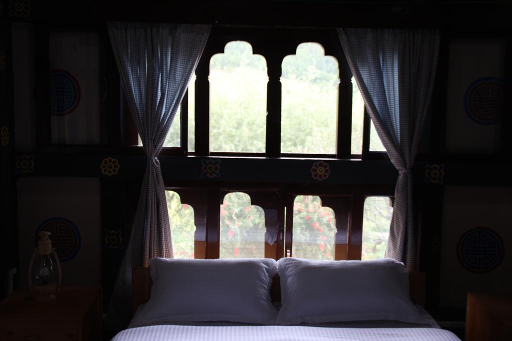 Ama's Village Lodge Paro Exteriör bild