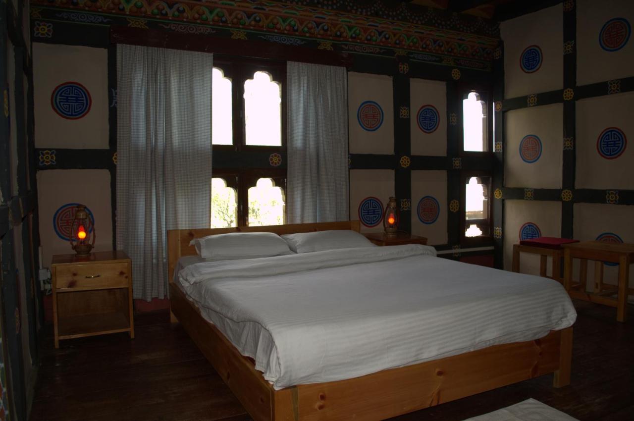 Ama's Village Lodge Paro Exteriör bild