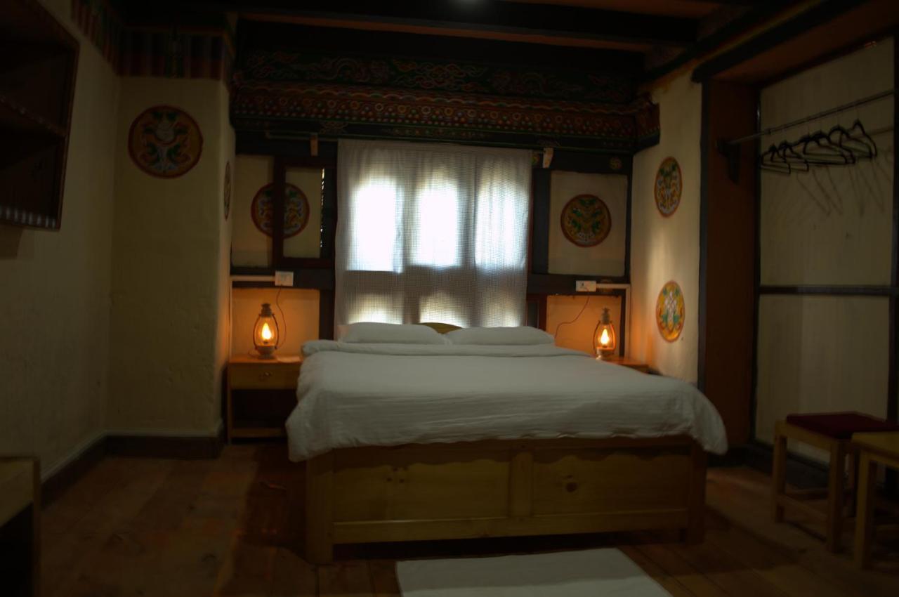 Ama's Village Lodge Paro Exteriör bild