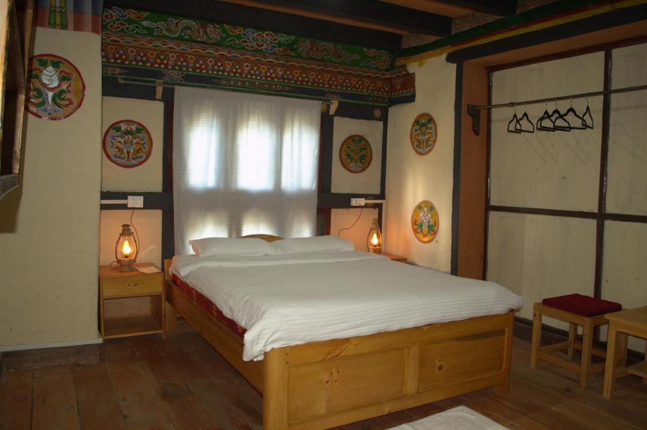 Ama's Village Lodge Paro Exteriör bild